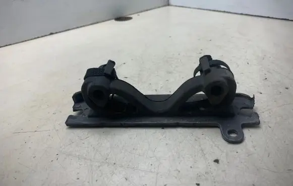 Lancia Delta III Muffler mount bracket/holder 46830390