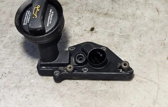 Volkswagen Crafter Oil fill pipe 076115308A