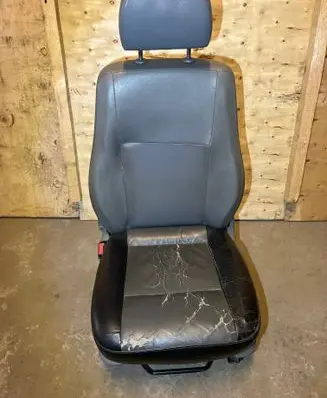 Volkswagen Transporter - Caravelle T5 Front driver seat 7H7881201C