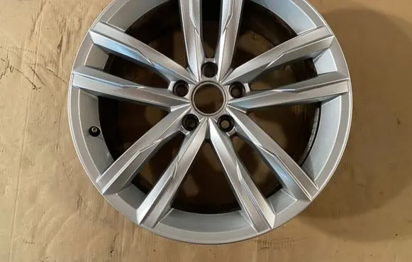 R18 alloy rim
