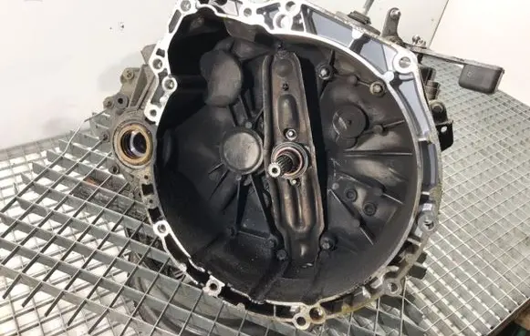 Mini One - Cooper Coupe R56 Manual 5 speed gearbox 7568720