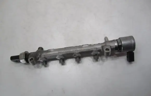 Volkswagen PASSAT B8 Fuel main line pipe 04L130764C 00089 BNDV740