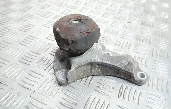Engine mount bracket