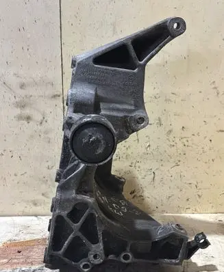 BMW 3 E90 E91 Generator/alternator bracket 7802639 11167802639