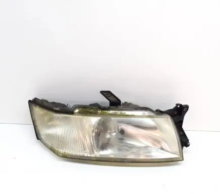 Mitsubishi Space Wagon Headlight/headlamp 10087265