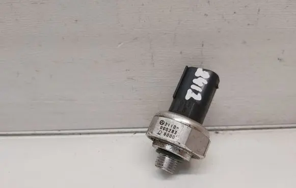 Mercedes-Benz B W246 W242 Air conditioning (A/C) pressure sensor 2110000283