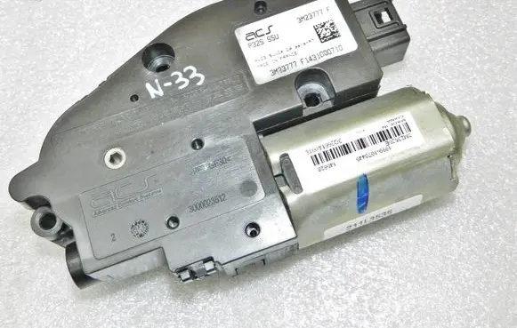 Nissan Qashqai Sunroof set 19991070449 3M23777F