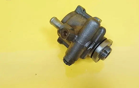 Volkswagen Polo III 6N 6N2 6NF Power steering pump 1H0422155E