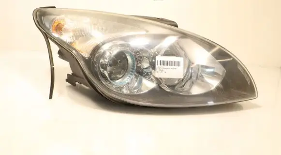 Hyundai i30 Headlight/headlamp 92102-2R000