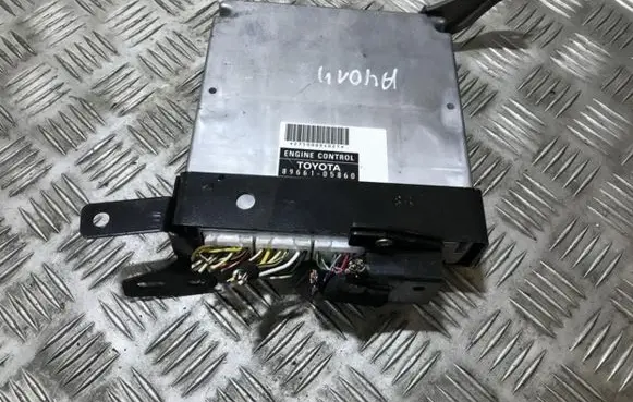 Toyota Avensis T250 Engine control unit/module 8966105860 89661-05860