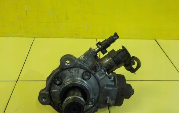Opel Insignia B Fuel injection high pressure pump 0445010703