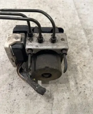 Suzuki Grand Vitara I ABS Pump 3y20D0731 83093y1833096 Sk33y181