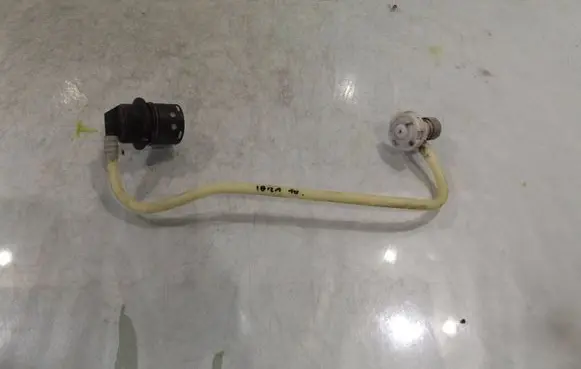 Seat Ibiza IV (6J,6P) Fuel line pipe 6L0201931