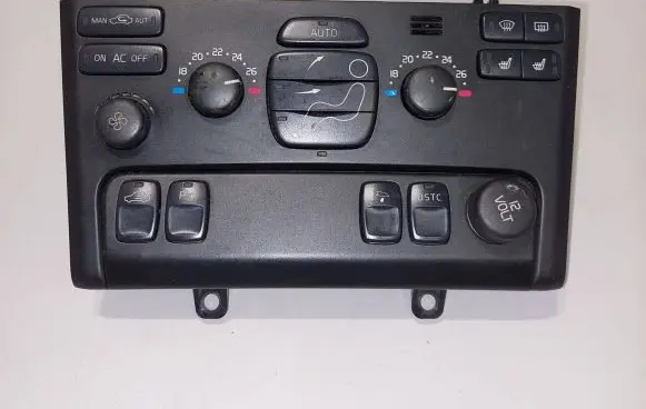 Volvo XC90 Climate control unit 8697137