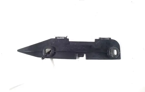 BMW 2 F46 Front bumper mounting bracket 7301575