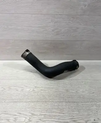 BMW 5 F10 F11 Intercooler hose/pipe 8571897