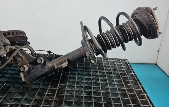 Toyota RAV 4 (XA40) Front shock absorber/damper 48510-42660 IMPRK1484934