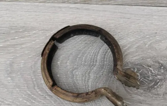 Mercedes-Benz R W251 Muffler pipe connector clamp 