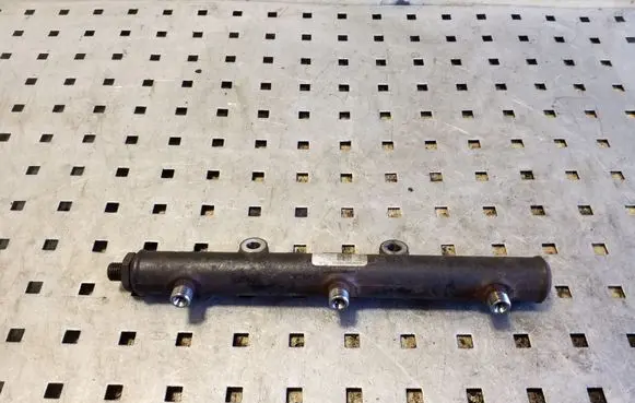 Land Rover Range Rover Sport L320 Fuel main line pipe 4R8Q9D280AC 5W340129 A2C20001330