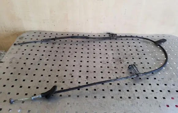 Handbrake/parking brake wiring cable