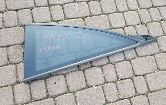 Opel Corsa E Rear side window