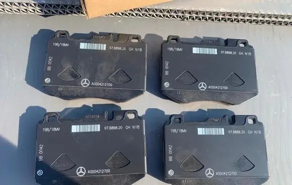 Mercedes-Benz E W213 Brake pads (front) A0004207402 A0004207902 A000420790228