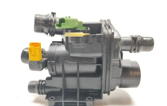 Thermostat/thermostat housing