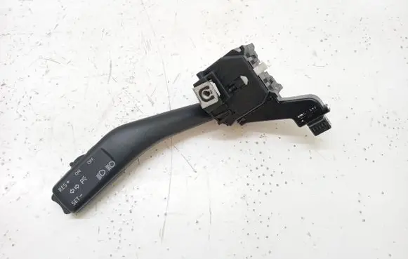 Volkswagen Golf V Hazard light switch 1K0953513A