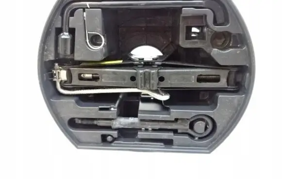 Peugeot 207 Tool set 9655342680
