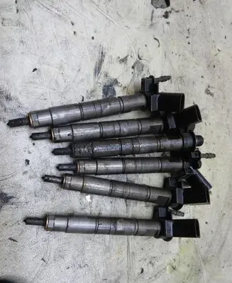 BMW 6 F12 F13 Fuel injectors set 7823461