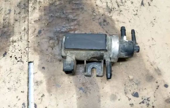 Nissan Almera Tino Turbo solenoid valve 1H0906627