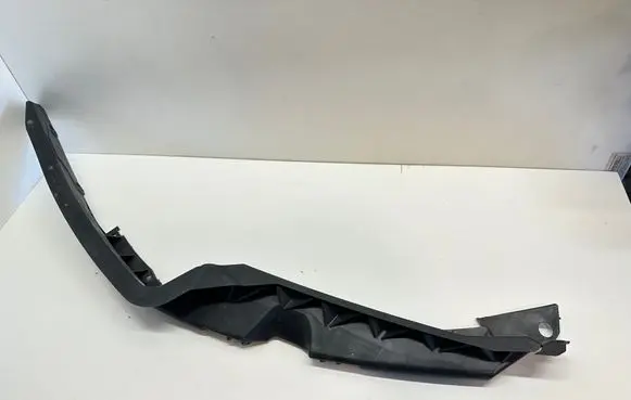 Front bumper mounting bracket