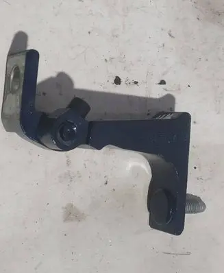 Audi A4 S4 B9 Front door upper hinge 8W5831403A A046574