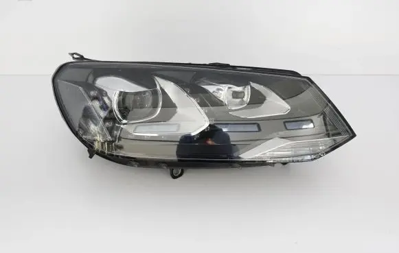 Volkswagen Touareg II Headlight/headlamp