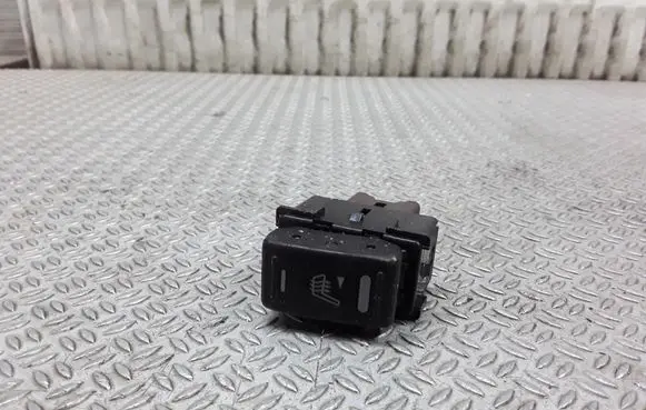 Nissan Navara D40 Seat heating switch