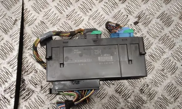 BMW 3 E90 E91 Comfort/convenience module 532472421