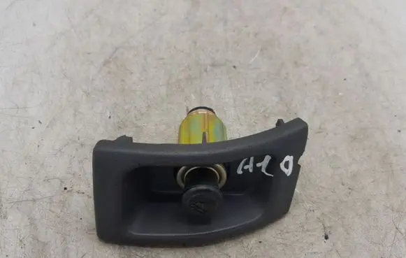 Toyota Previa (XR30, XR40) II Cigarette lighter NOCODE