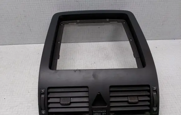 Volkswagen Touran I Dash center air vent grill 1T1819728A