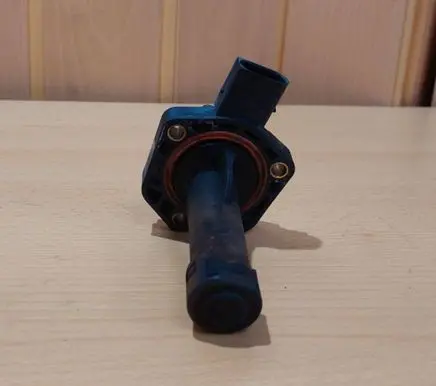 Volvo S60 Oil level sensor 30750939