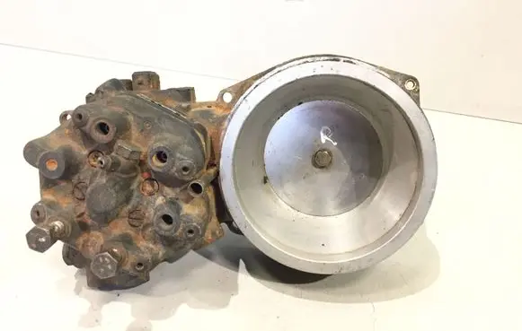 Audi 100 200 5000 C3 Fuel distributor 035133353AL 0438121007 0438100135