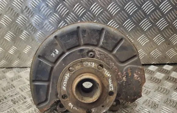 Volkswagen Touran I Front wheel hub