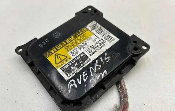 Toyota Avensis T270 Xenon control unit/module 3900078258 8596151050