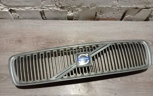 Volvo V70 Front grill 8659875