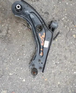 Peugeot 308 Front lower control arm/wishbone