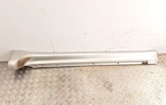 Mitsubishi Pajero Sill MR478770
