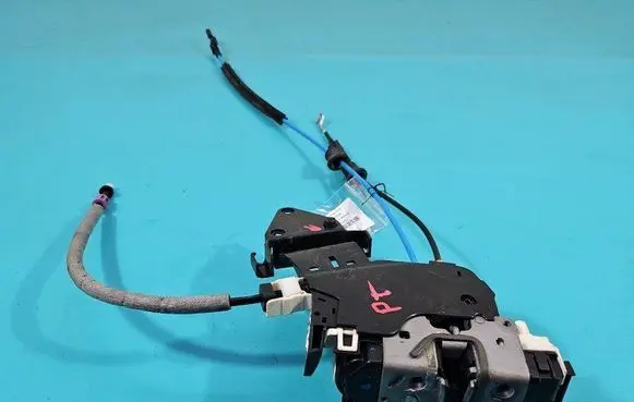 Mercedes-Benz GLK (X204) Rear door lock A2047301435 IMPRK1448447