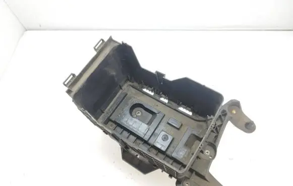Battery box tray
