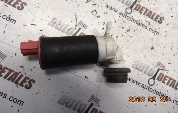 Honda CR-V Windscreen/windshield washer pump