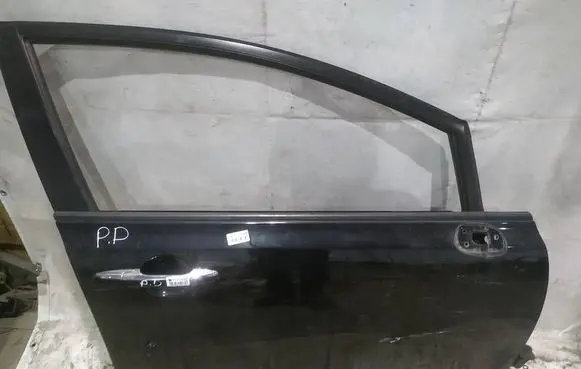 Honda Civic Front door JUODOS