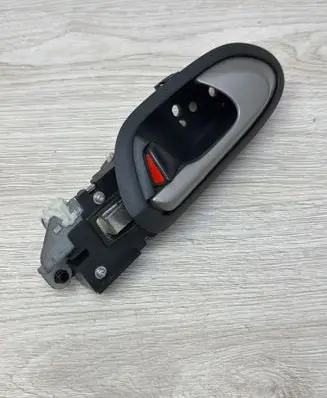 Honda Civic Front door interior handle 